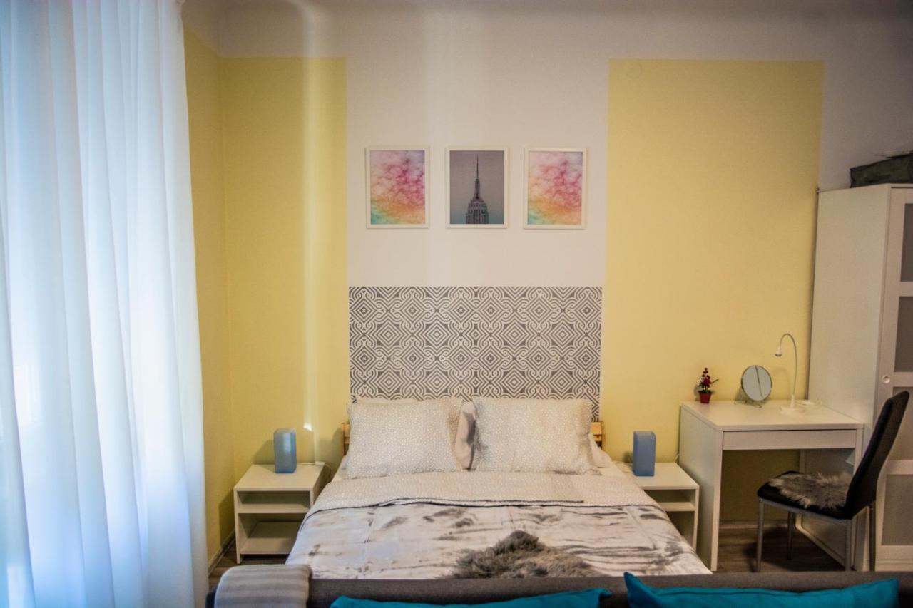 Apartment & Room Eni Zagabria Esterno foto
